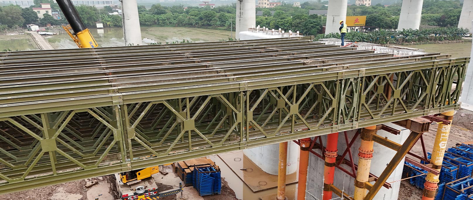 Stesen Hezhou Jambatan Lebih Besar di Kereta Api Kelajuan Tinggi Zhuhai–Zhaoqing