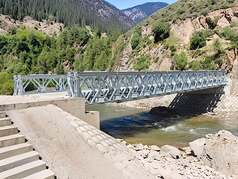 CB100 Bailey Bridge Kekuatan Tinggi Bergalvani Jenis Kekuda Modular Jambatan Bailey